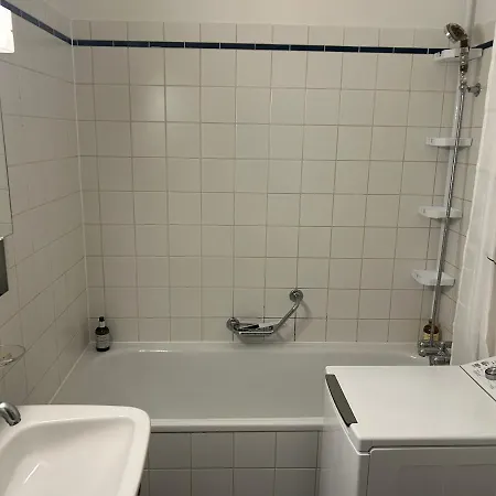 Double Bedroom & Kitchen - Perle Du Lac, Ginebra